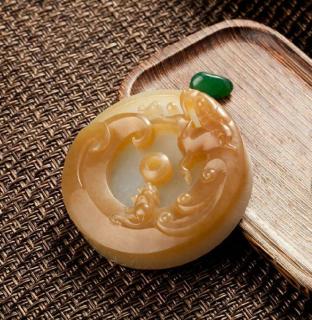原来,除了羊脂白玉,和田玉还有这些品种和颜色